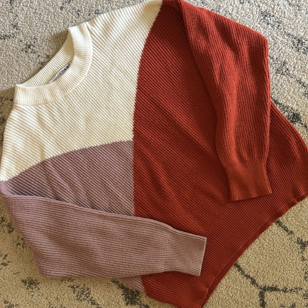 Colorblock Sweater - Picture 5 of 5